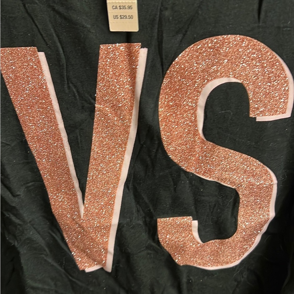 Sold. ❤️Victoria Secret T-Shirt med NWT